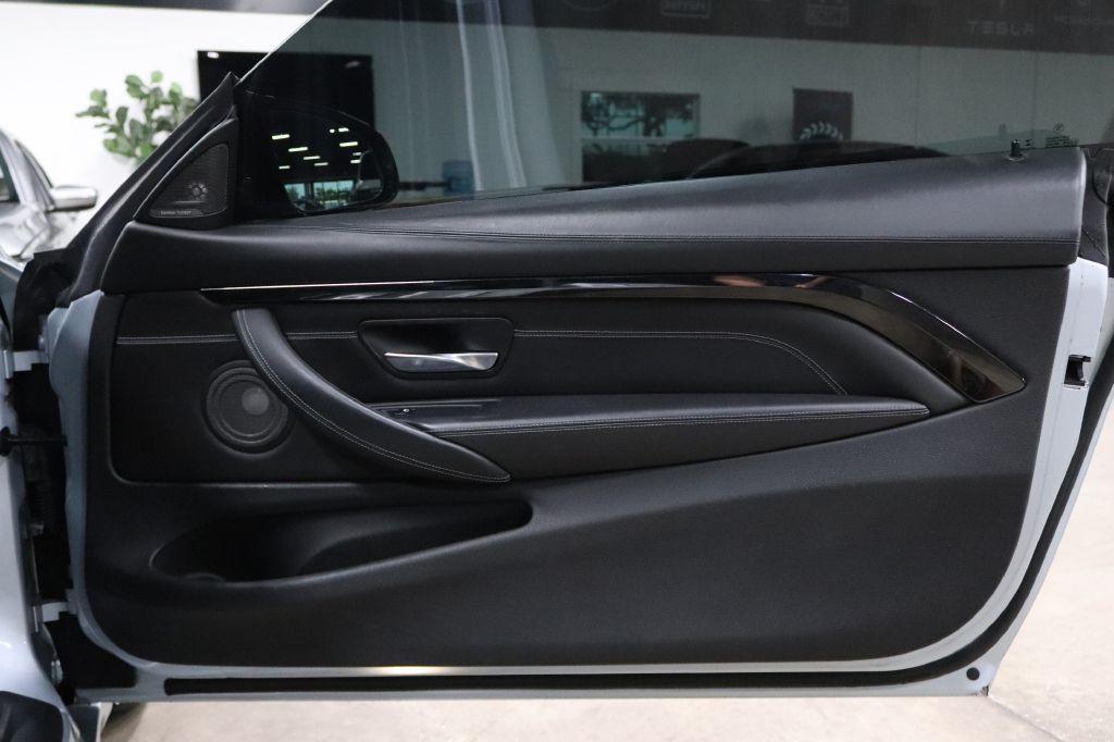 2016 BMW M4 Image 14