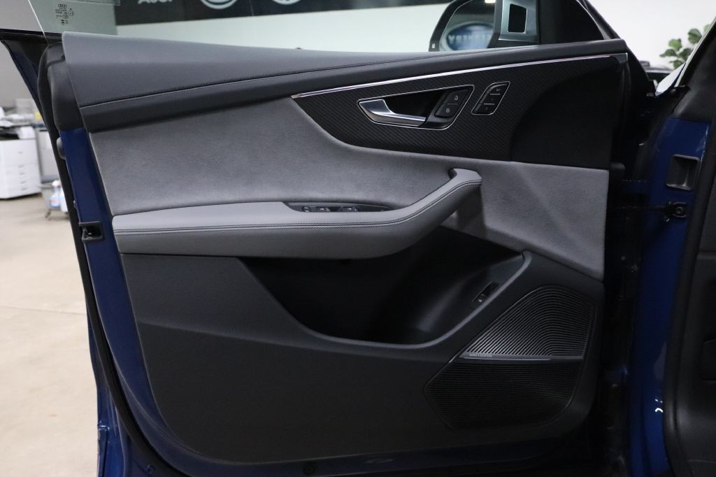 2024 Audi SQ8 Image 8
