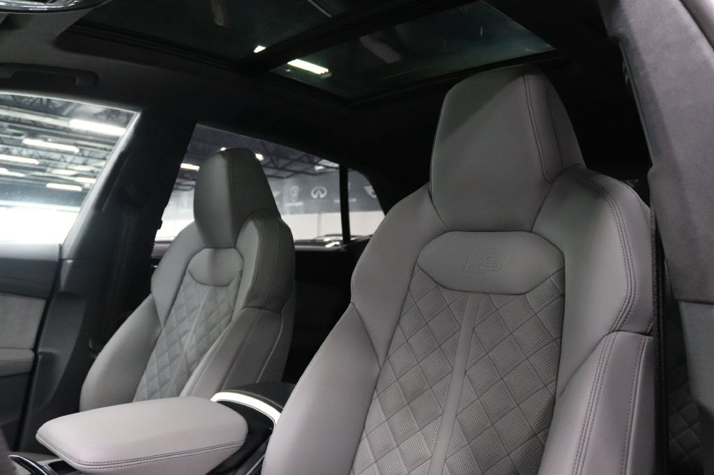 2024 Audi SQ8 Image 10