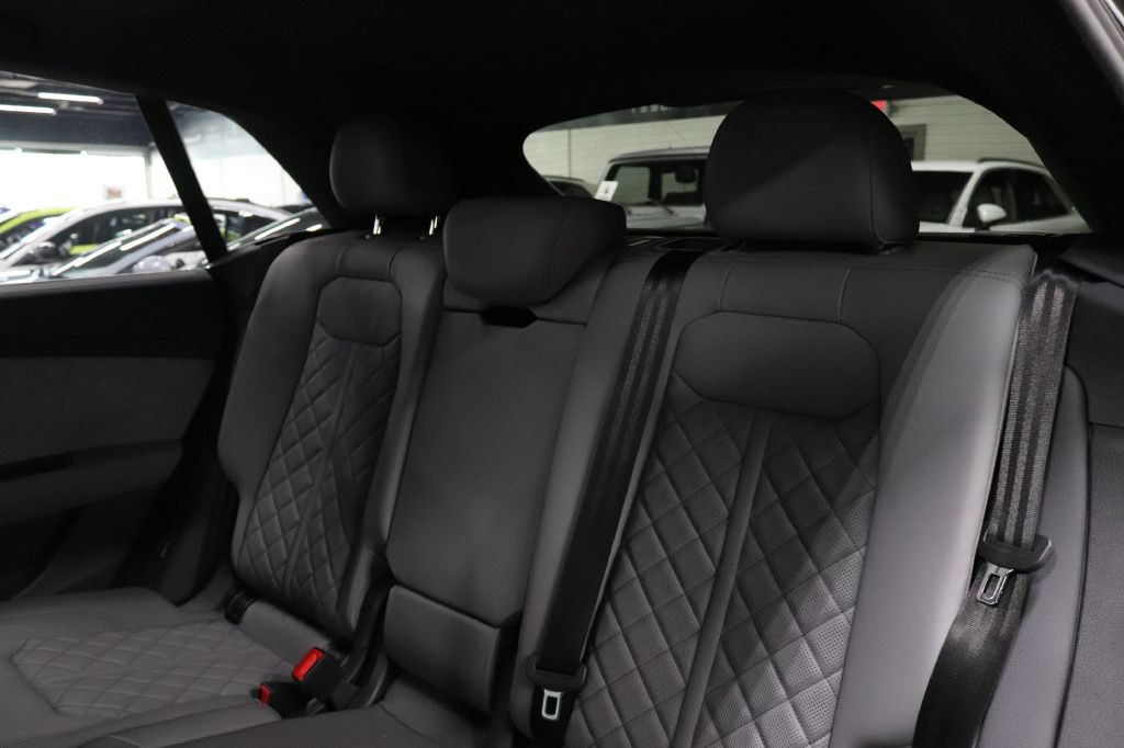 2024 Audi SQ8 Image 14