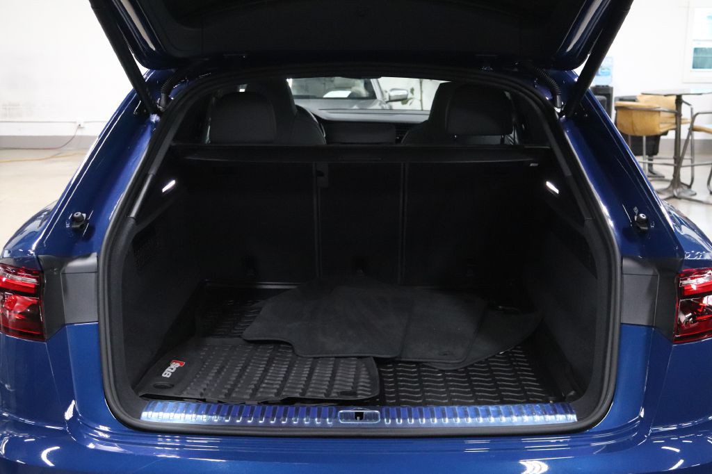 2024 Audi SQ8 Image 16