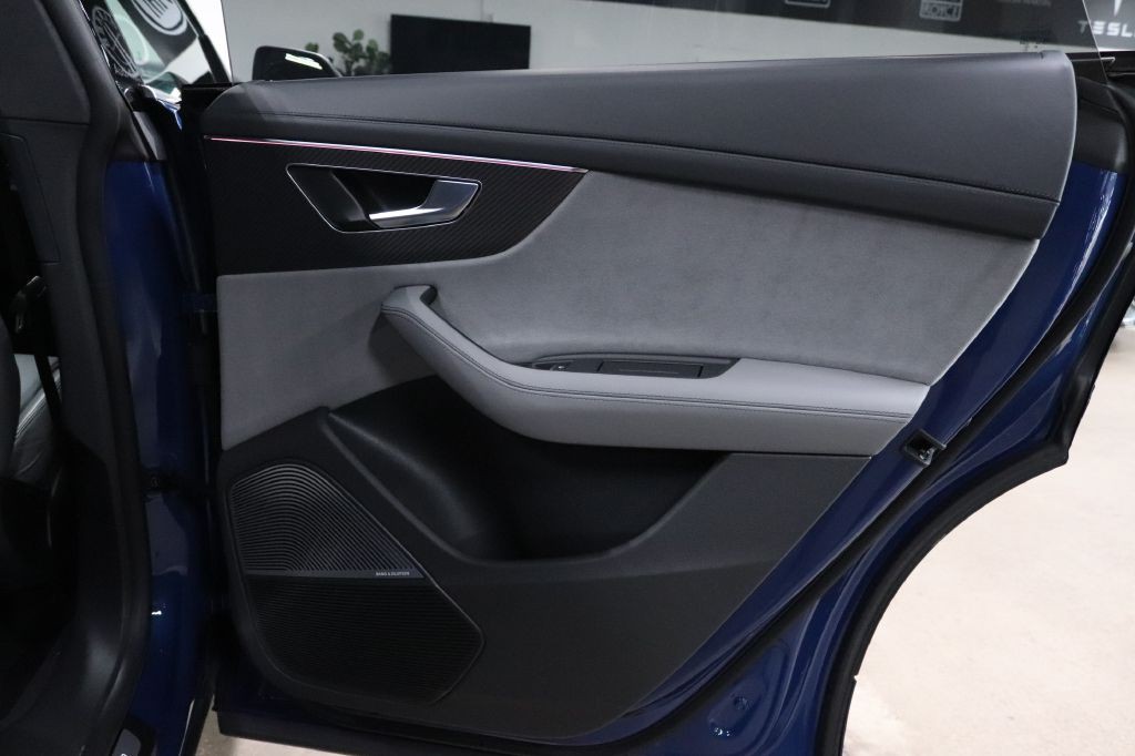 2024 Audi SQ8 Image 17