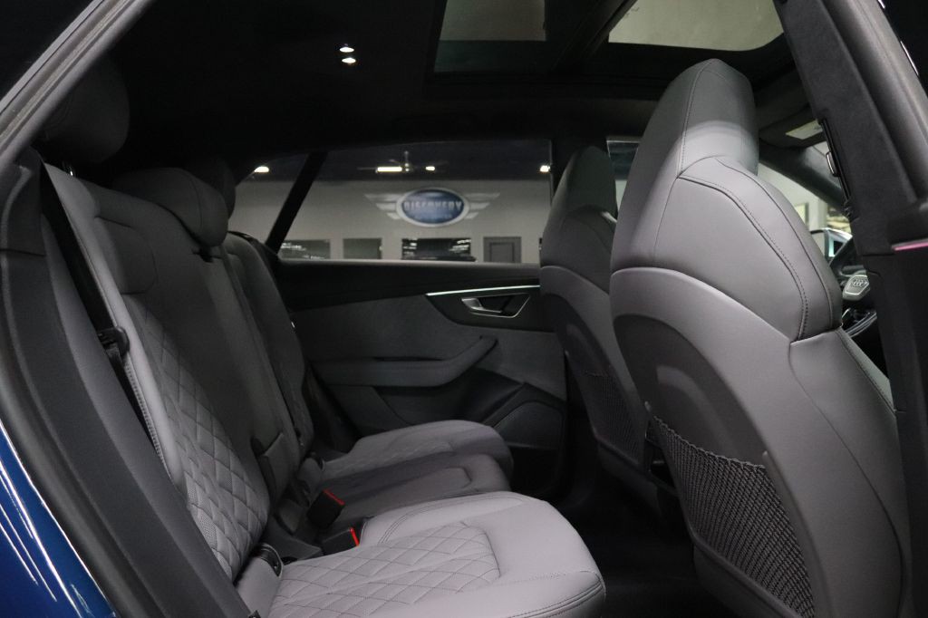 2024 Audi SQ8 Image 18