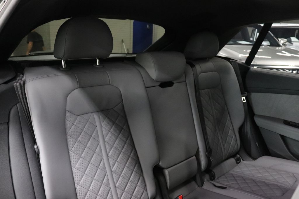 2024 Audi SQ8 Image 19
