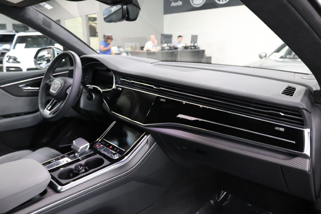 2024 Audi SQ8 Image 24