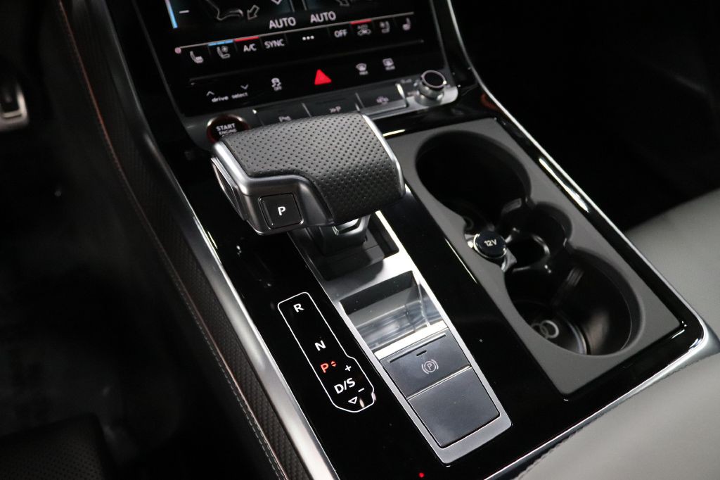 2024 Audi SQ8 Image 30