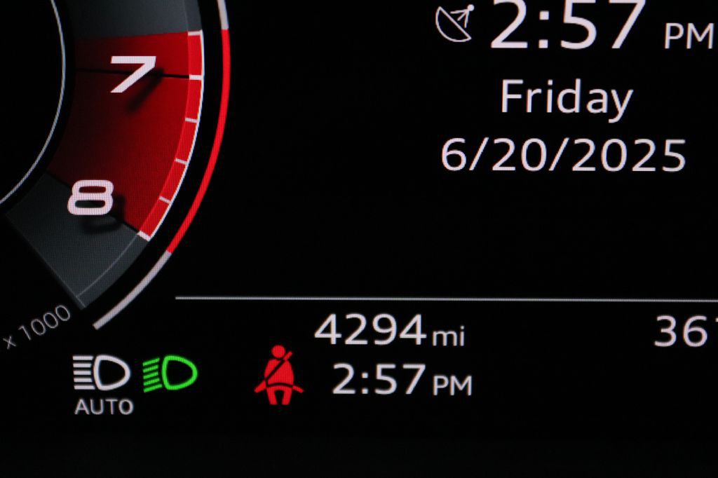 2024 Audi SQ8 Image 36