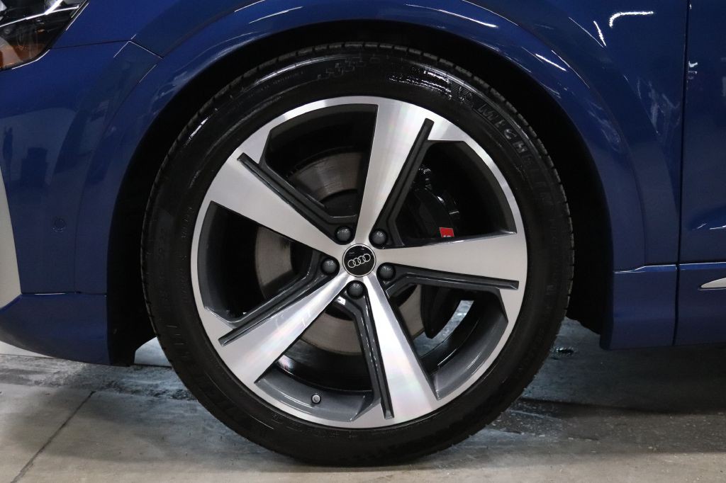 2024 Audi SQ8 Image 37