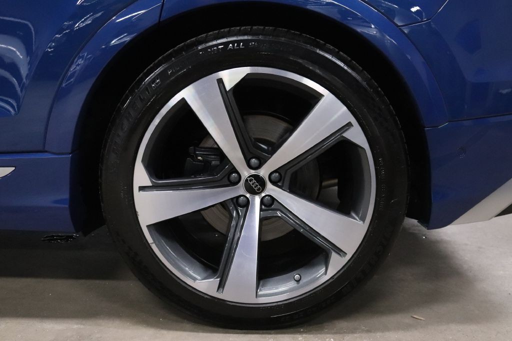 2024 Audi SQ8 Image 38