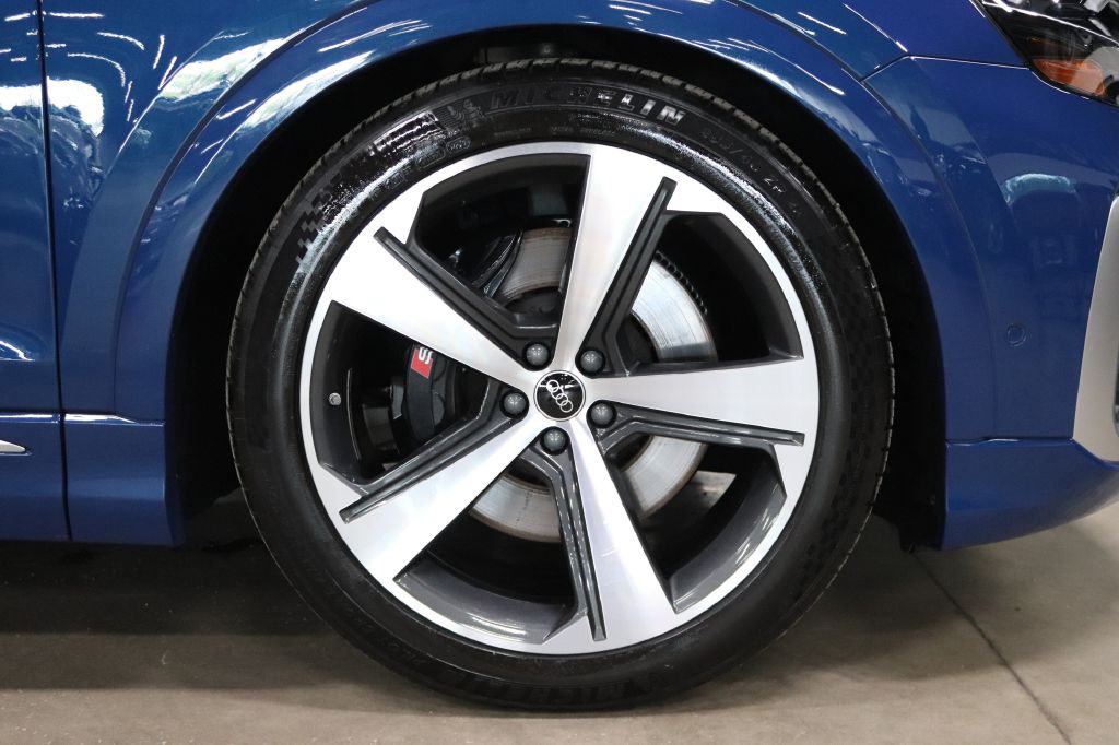 2024 Audi SQ8 Image 40