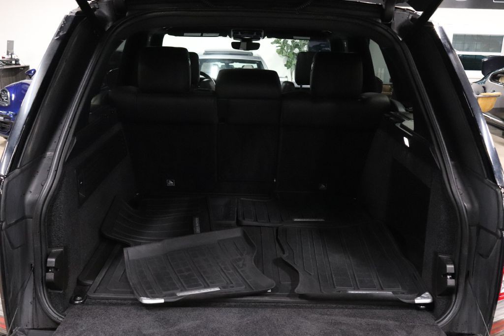 2017 Land Rover Range Rover Image 16