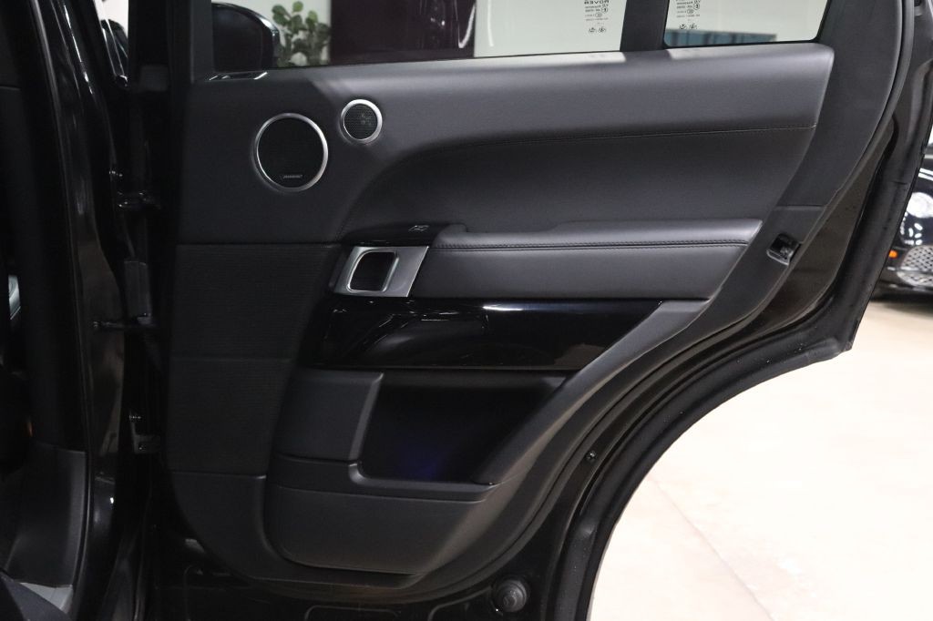 2017 Land Rover Range Rover Image 17