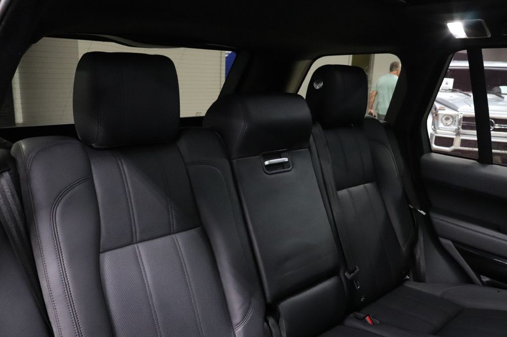 2017 Land Rover Range Rover Image 19