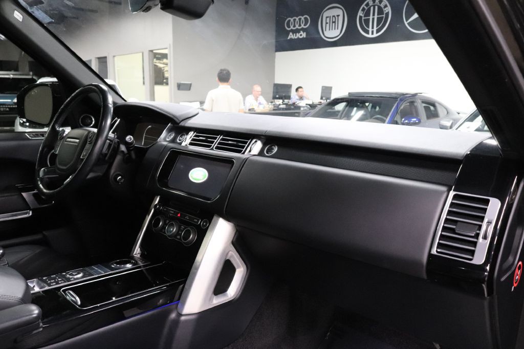 2017 Land Rover Range Rover Image 24