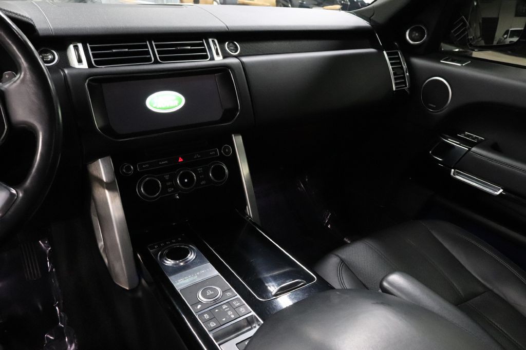 2017 Land Rover Range Rover Image 29