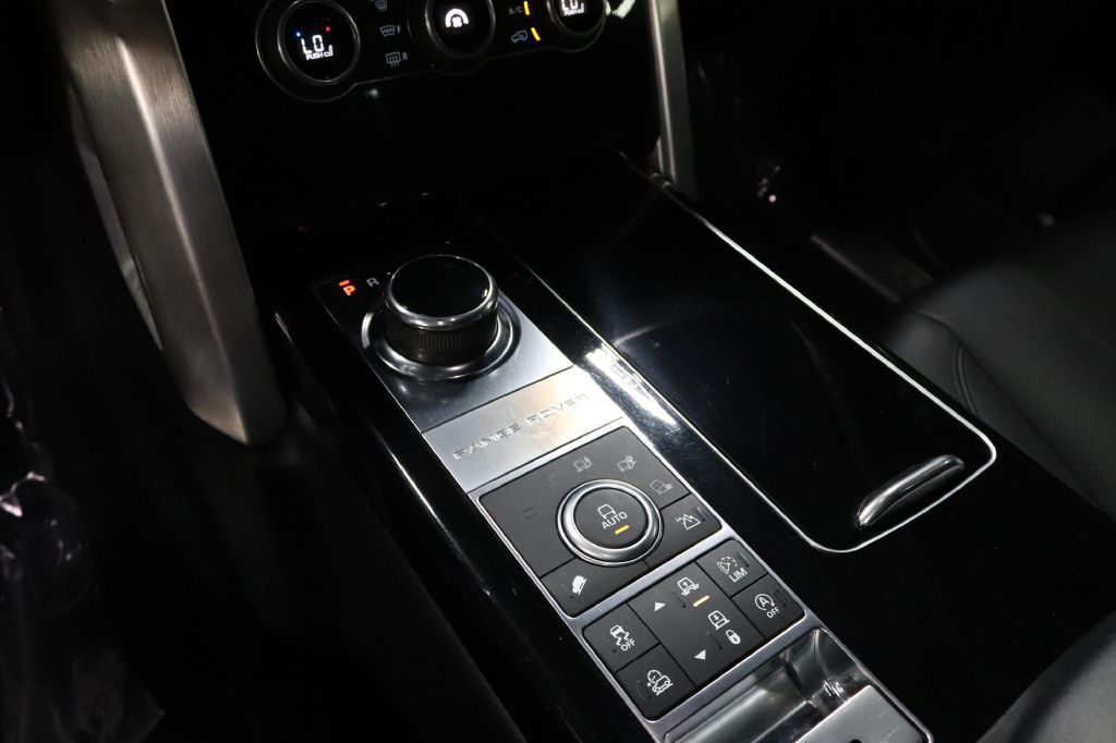 2017 Land Rover Range Rover Image 30