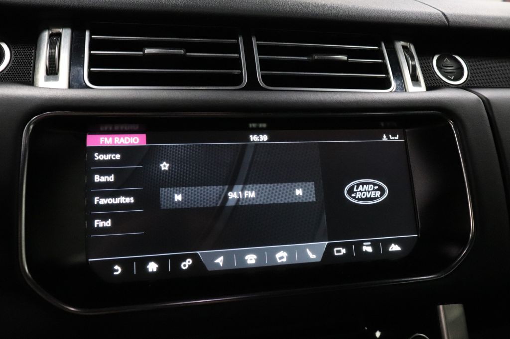 2017 Land Rover Range Rover Image 32