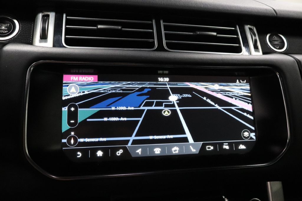 2017 Land Rover Range Rover Image 33