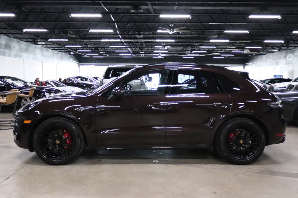 2021 Porsche Macan Image 2