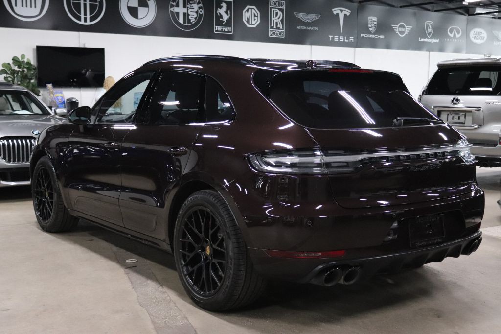2021 Porsche Macan Image 3