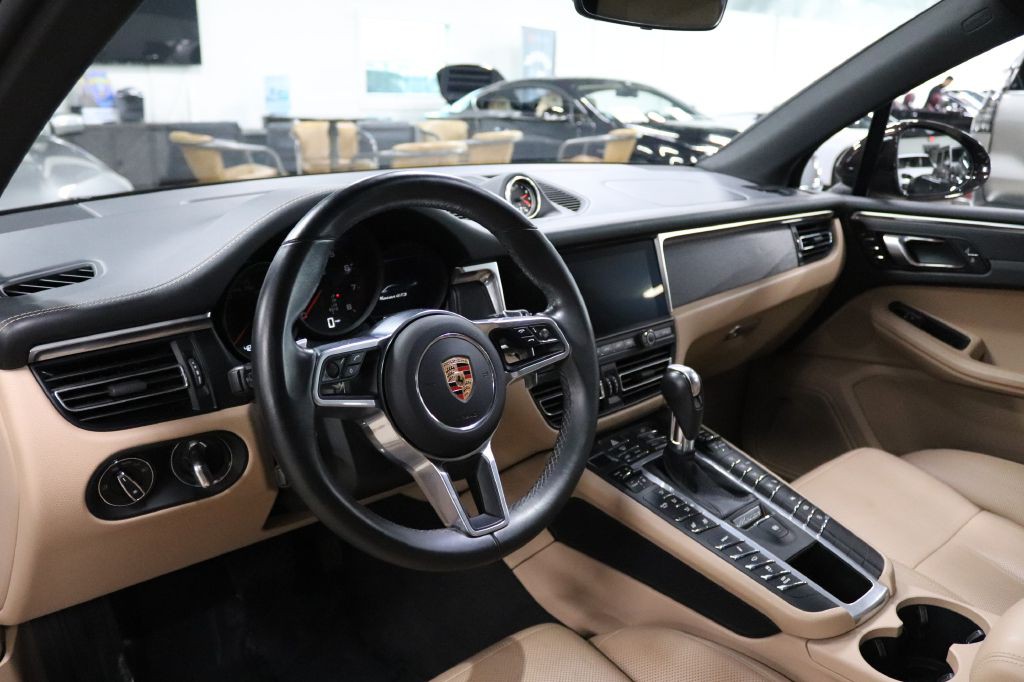 2021 Porsche Macan Image 11