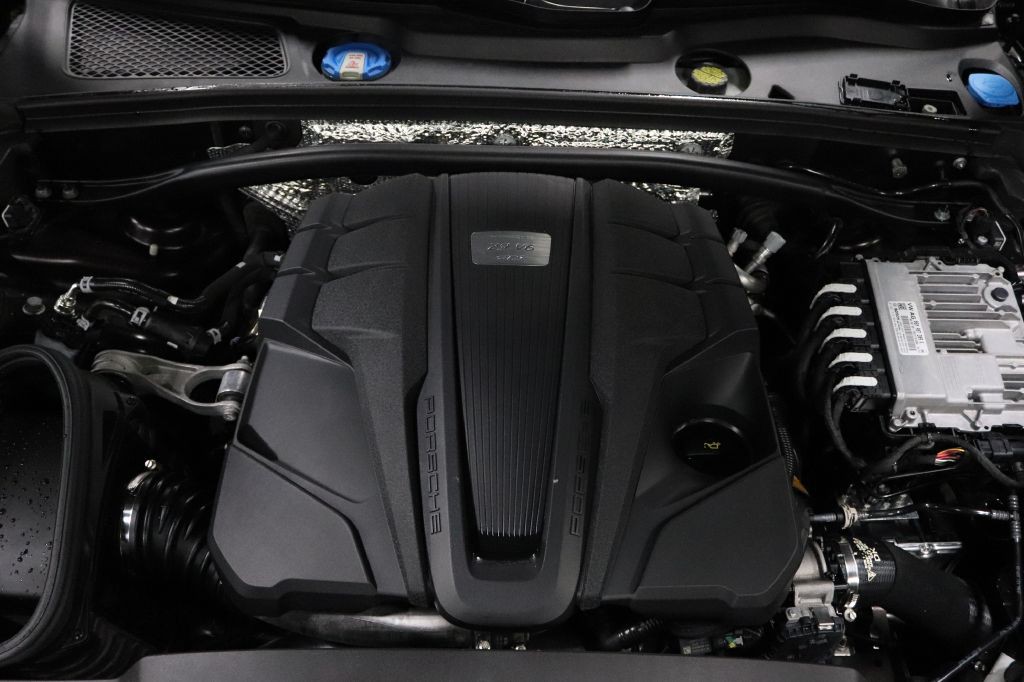 2021 Porsche Macan Image 25