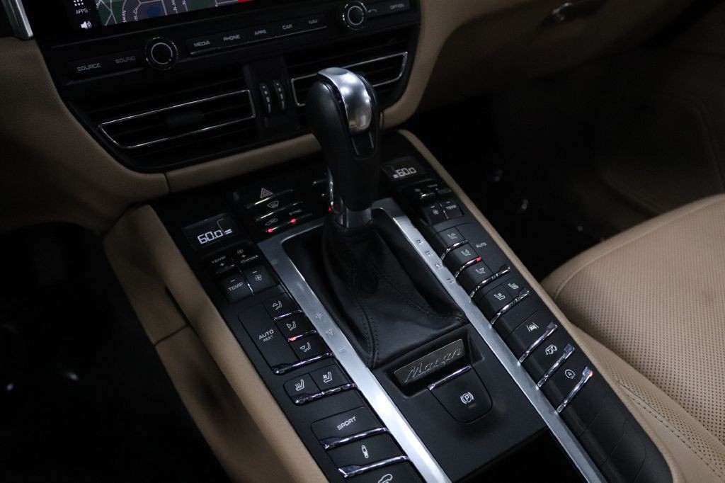 2021 Porsche Macan Image 27