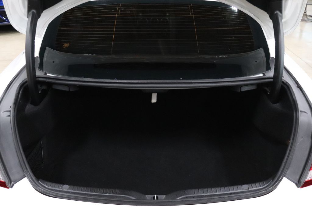 2018 Mercedes-Benz C-Class Image 13