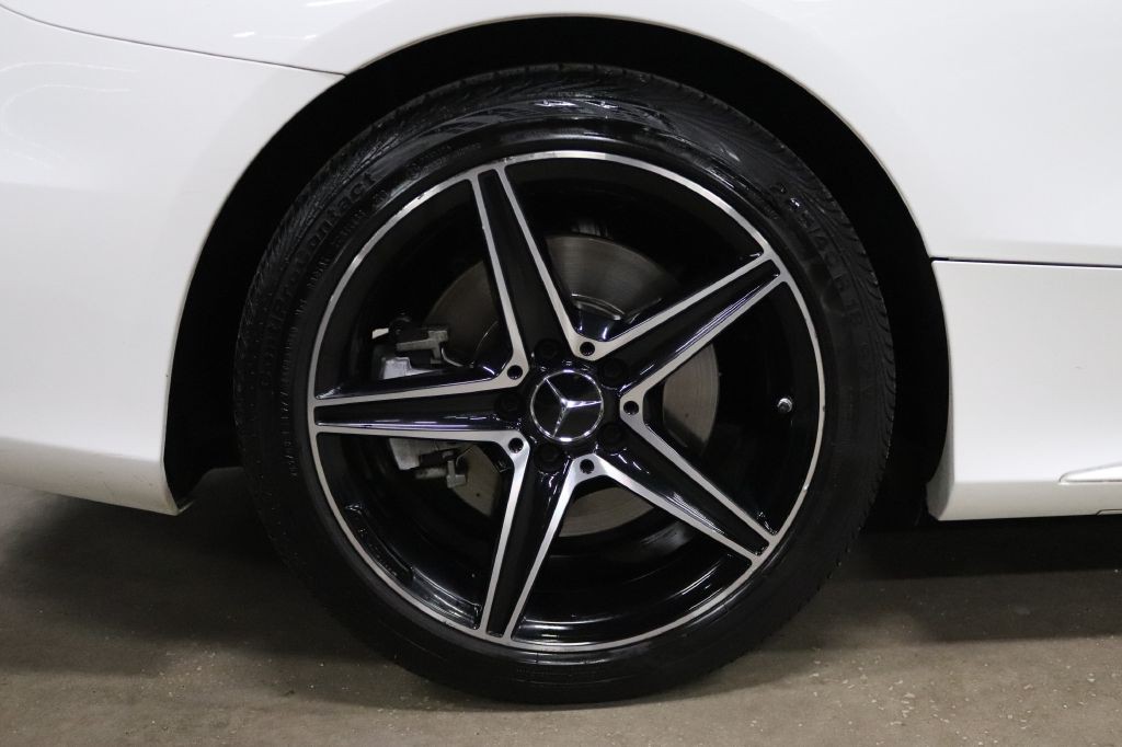 2018 Mercedes-Benz C-Class Image 32