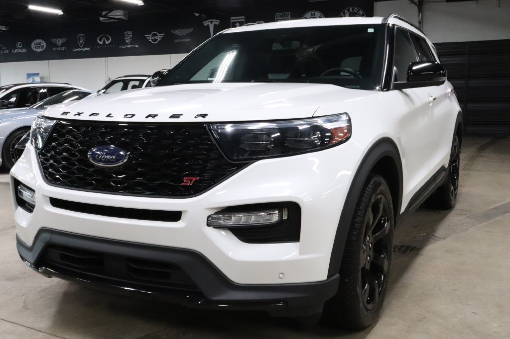 2023 Ford Explorer Image 1