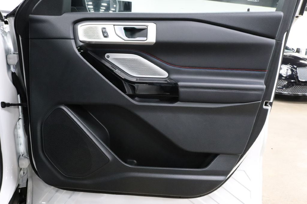 2023 Ford Explorer Image 32