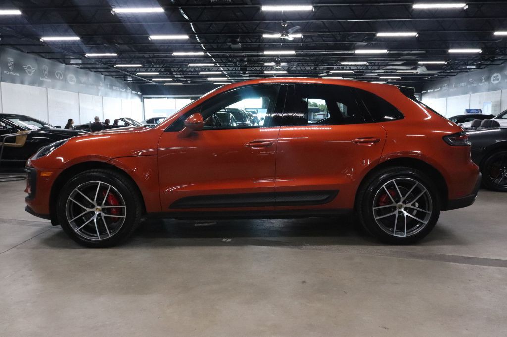 2022 Porsche Macan Image 2