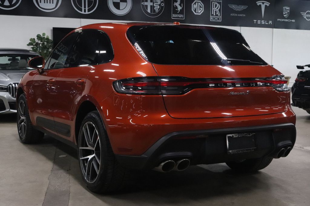 2022 Porsche Macan Image 3
