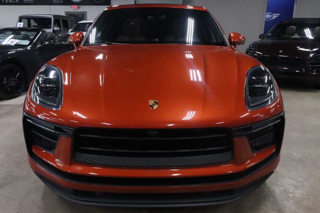 2022 Porsche Macan Image 8