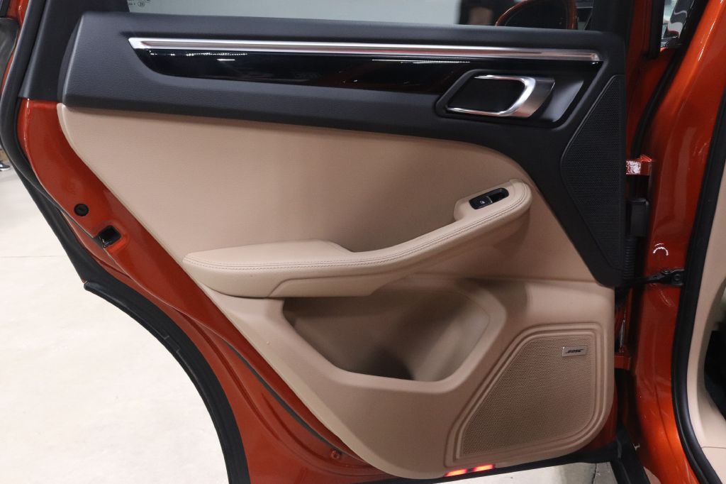 2022 Porsche Macan Image 21
