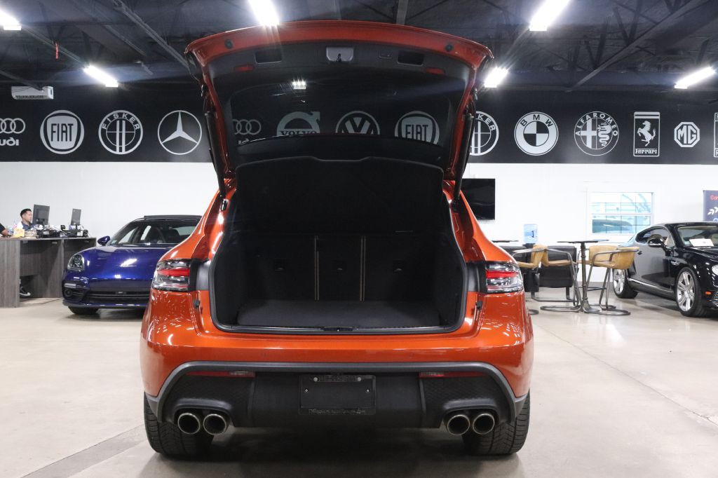 2022 Porsche Macan Image 24