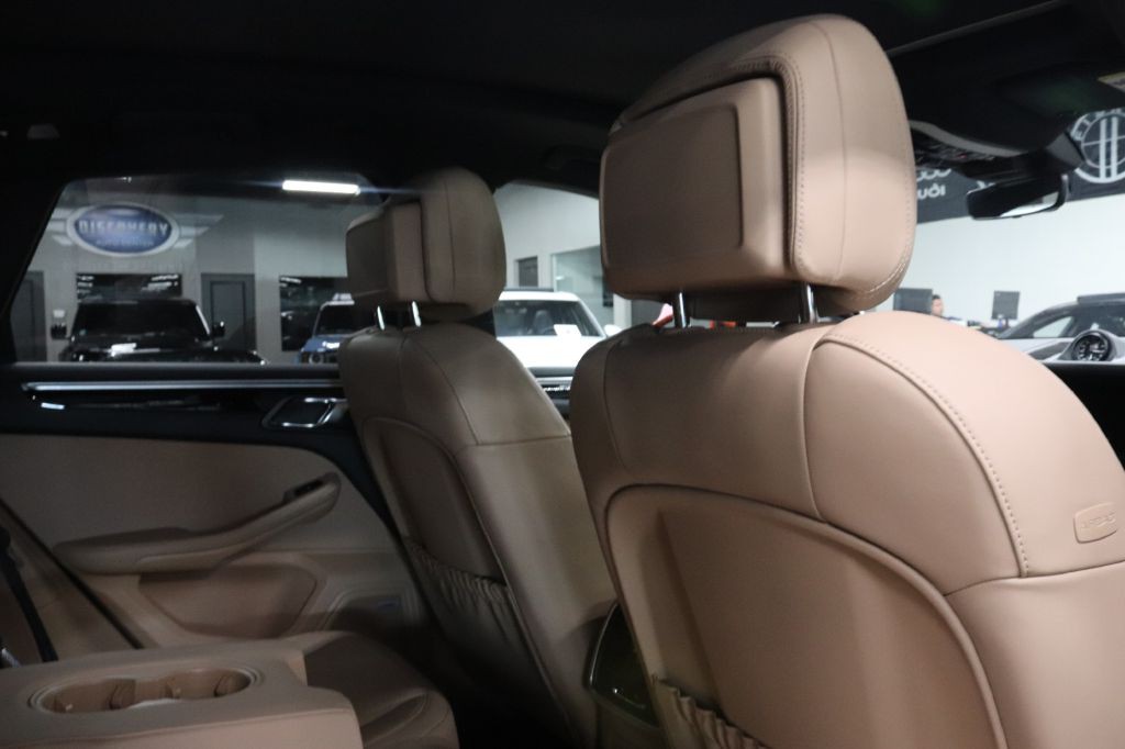 2022 Porsche Macan Image 27