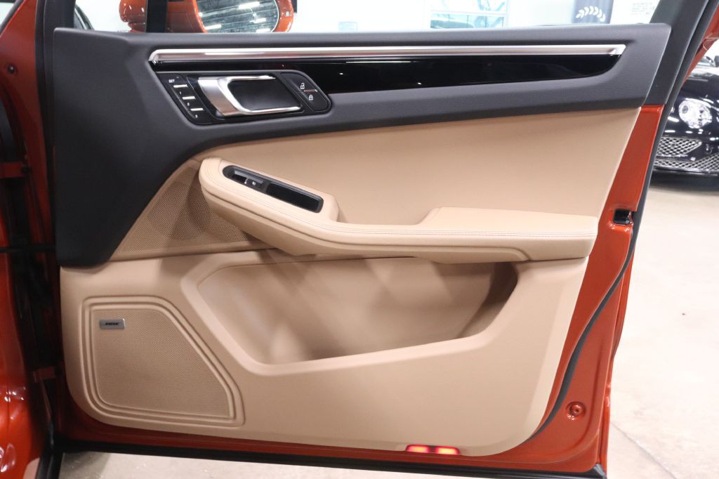 2022 Porsche Macan Image 29