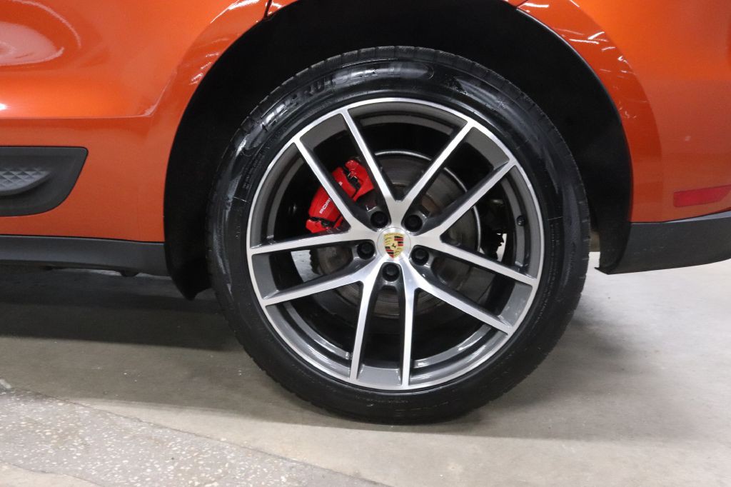2022 Porsche Macan Image 34