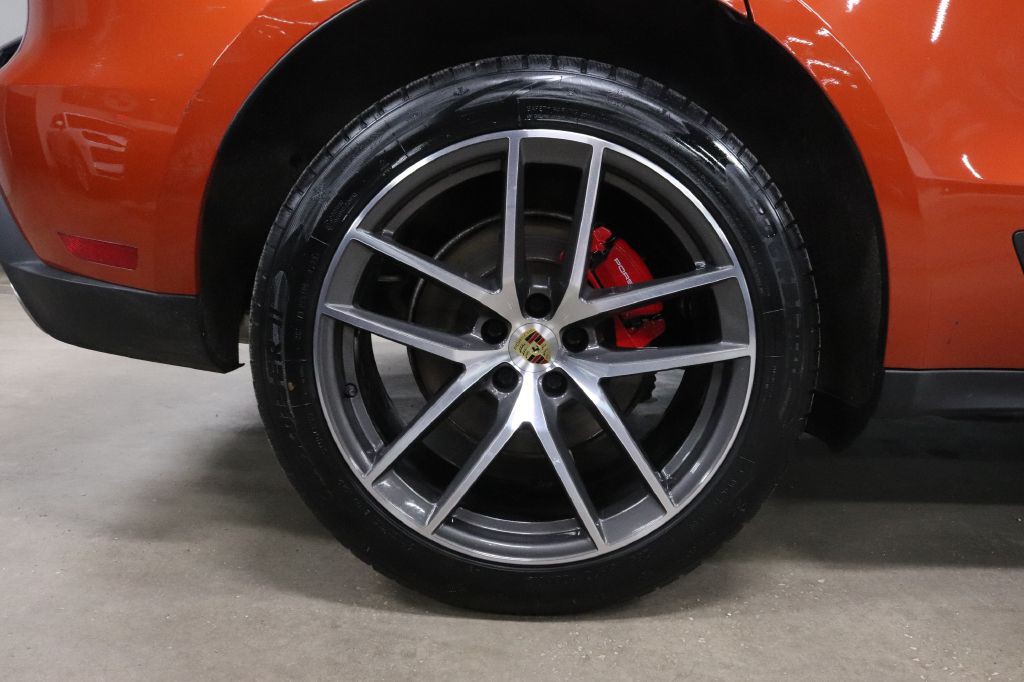 2022 Porsche Macan Image 35