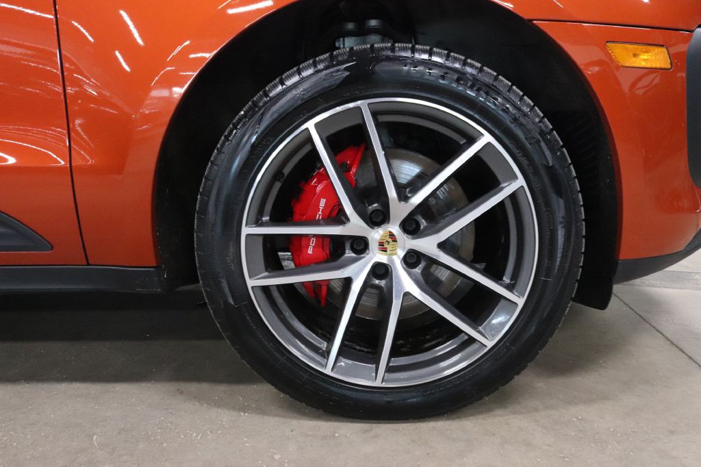 2022 Porsche Macan Image 36