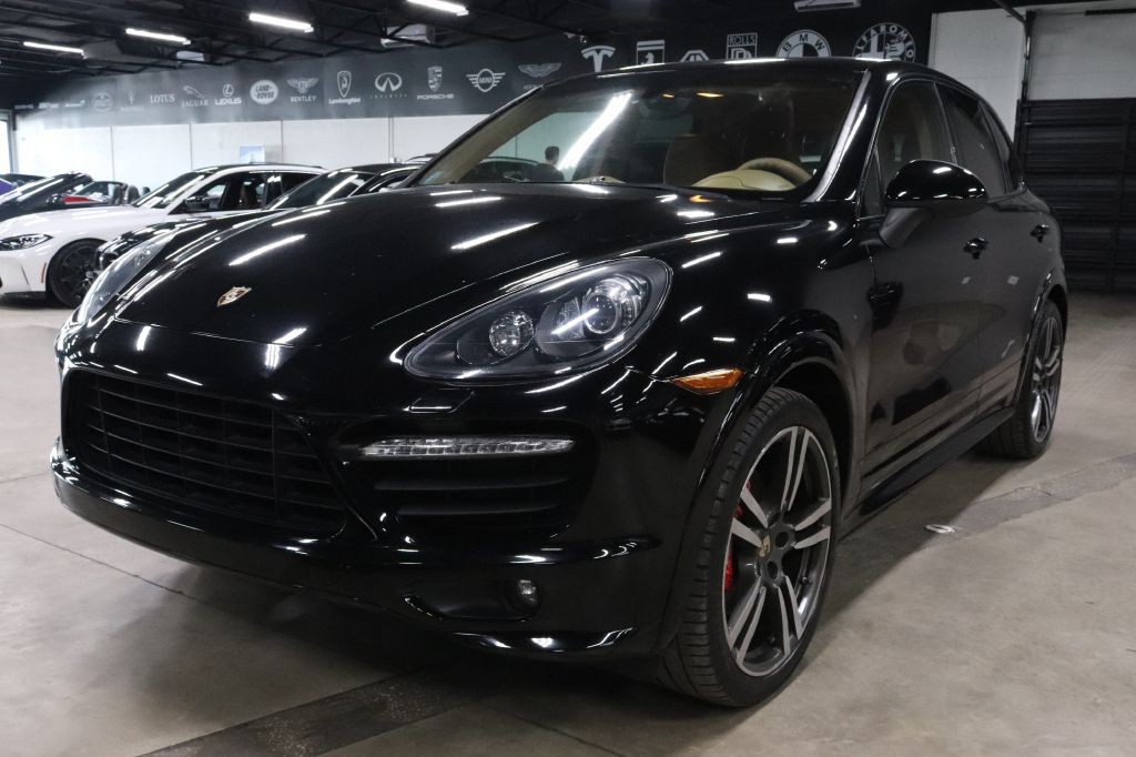 2013 Porsche Cayenne Image 1