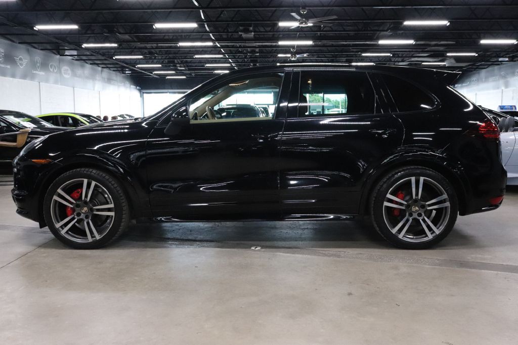 2013 Porsche Cayenne Image 2