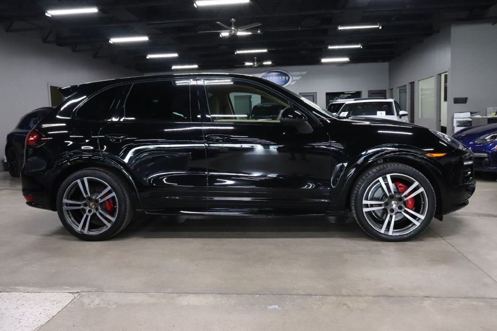 2013 Porsche Cayenne Image 6