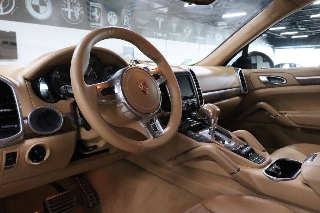 2013 Porsche Cayenne Image 10