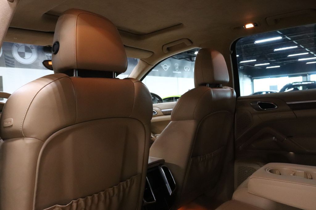 2013 Porsche Cayenne Image 18