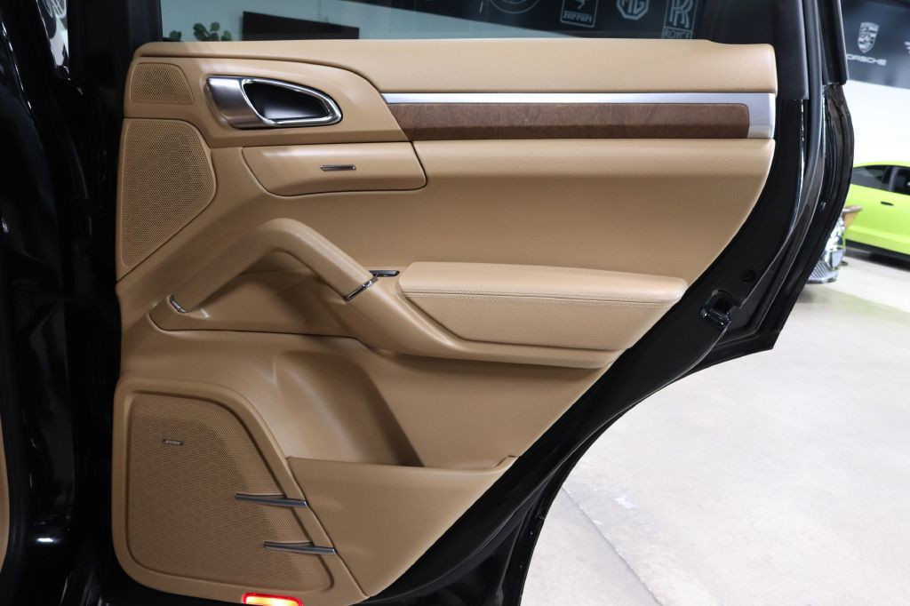 2013 Porsche Cayenne Image 22