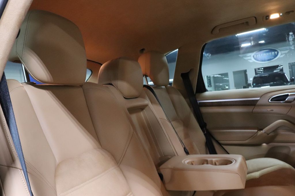2013 Porsche Cayenne Image 24
