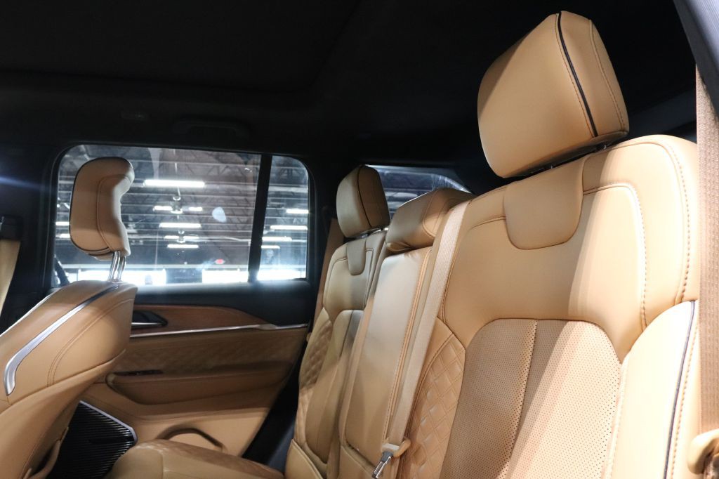 2022 Jeep Grand Cherokee Image 23