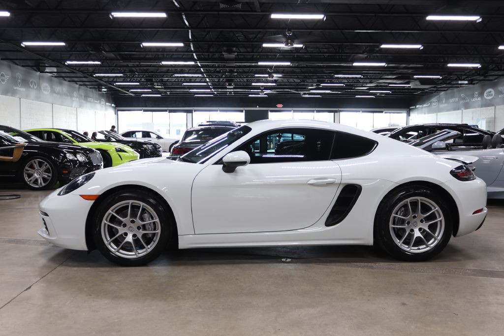 2019 Porsche Cayman Image 2